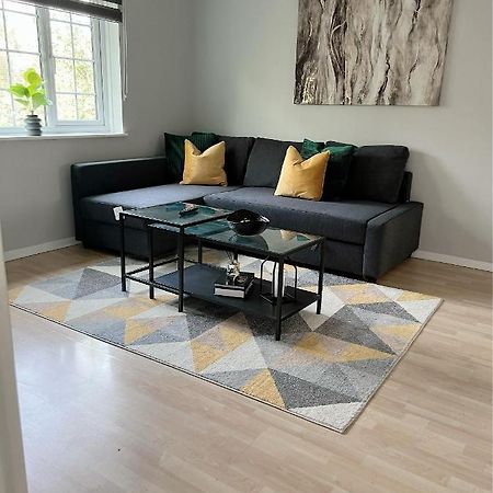 Stunning Apartment In Beckton With Private Entrance London Ngoại thất bức ảnh