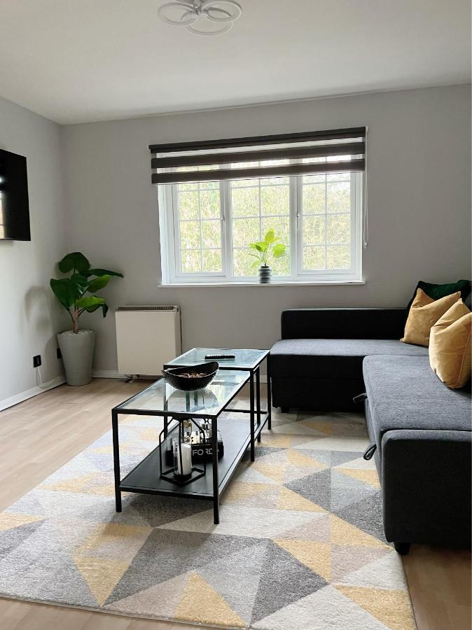 Stunning Apartment In Beckton With Private Entrance London Ngoại thất bức ảnh