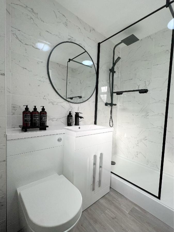 Stunning Apartment In Beckton With Private Entrance London Ngoại thất bức ảnh